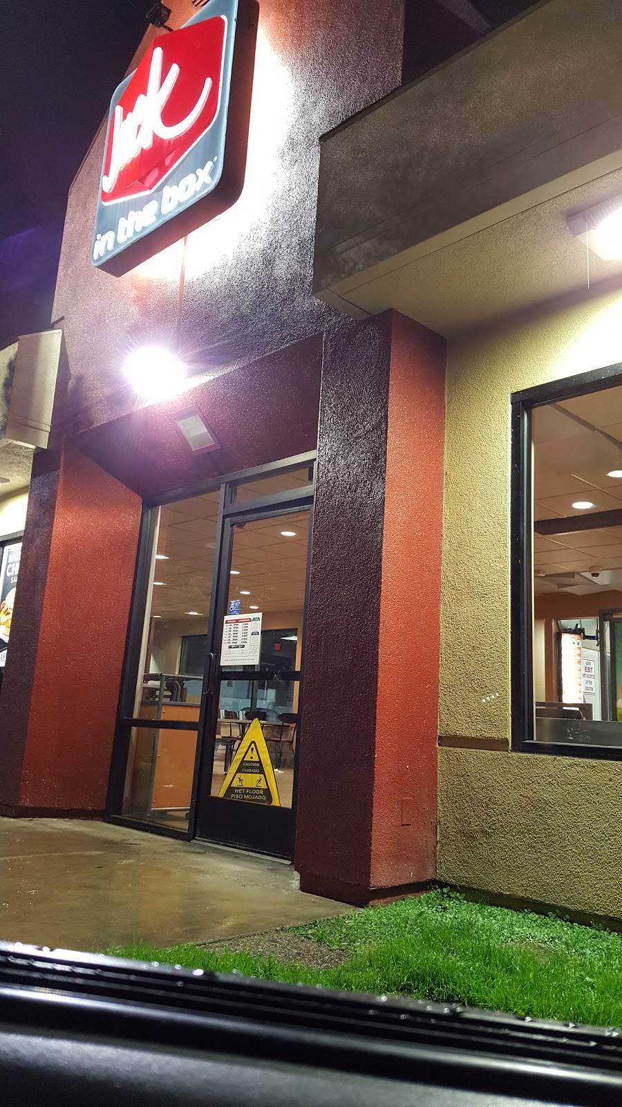 Jack in the Box | restaurant | 1906 Crenshaw Blvd, Los Angeles, CA 90016, USA | 3237370452 OR +1 323-737-0452