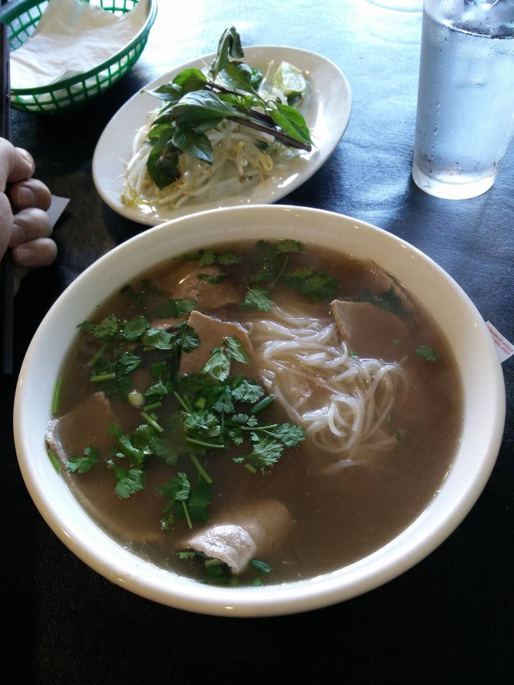 LC Pho Restaurant | restaurant | 2739 W Lawrence Ave, Chicago, IL 60625, USA | 8722087606 OR +1 872-208-7606