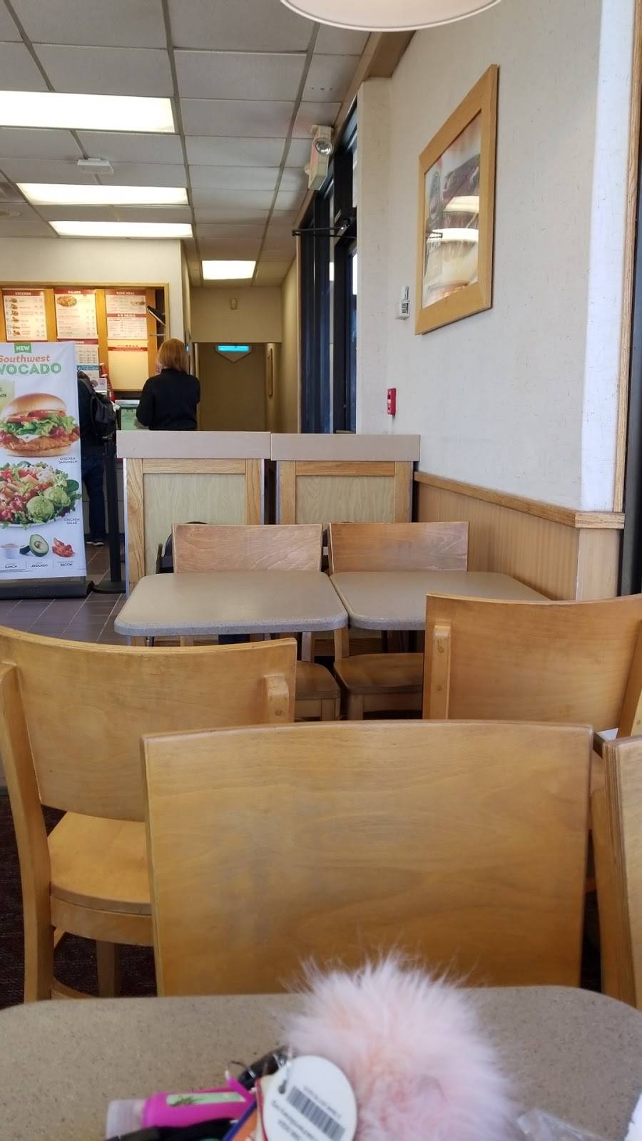 Wendys | restaurant | 460 Sunrise Hwy, Patchogue, NY 11772, USA | 6312894925 OR +1 631-289-4925