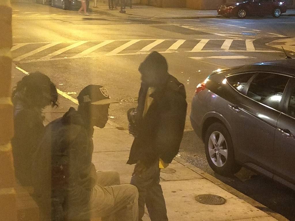 Chris Liquor & Grill | restaurant | 1273 Washington Blvd, Baltimore, MD 21230, USA | 4108372959 OR +1 410-837-2959