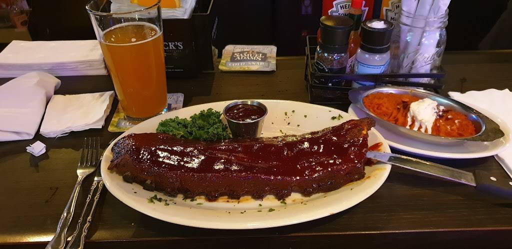 Scoreboard Bar & Grill | restaurant | 7550 E State St, Rockford, IL 61108, USA | 8153975800 OR +1 815-397-5800