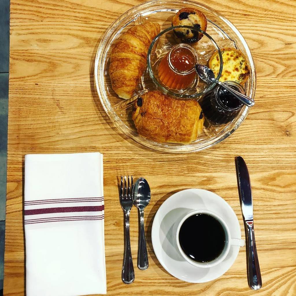 Brasserie Bonjour | restaurant | 2 Hilliard Ave, Edgewater, NJ 07020, USA | 2019698444 OR +1 201-969-8444