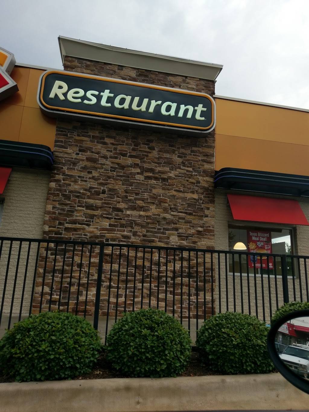 Dairy Queen Store | restaurant | 2421 Valwood Pkwy, Farmers Branch, TX 75234, USA | 4692504577 OR +1 469-250-4577