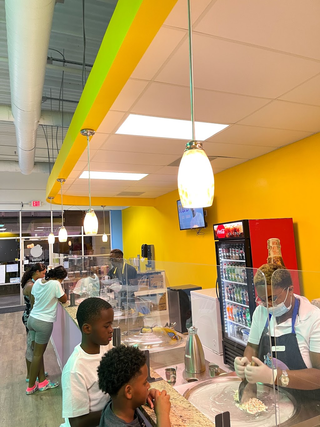 Curly Cream Rolled Icecream | restaurant | 981 US-98 Shop 11, Destin, FL 32541, USA | 8504246077 OR +1 850-424-6077