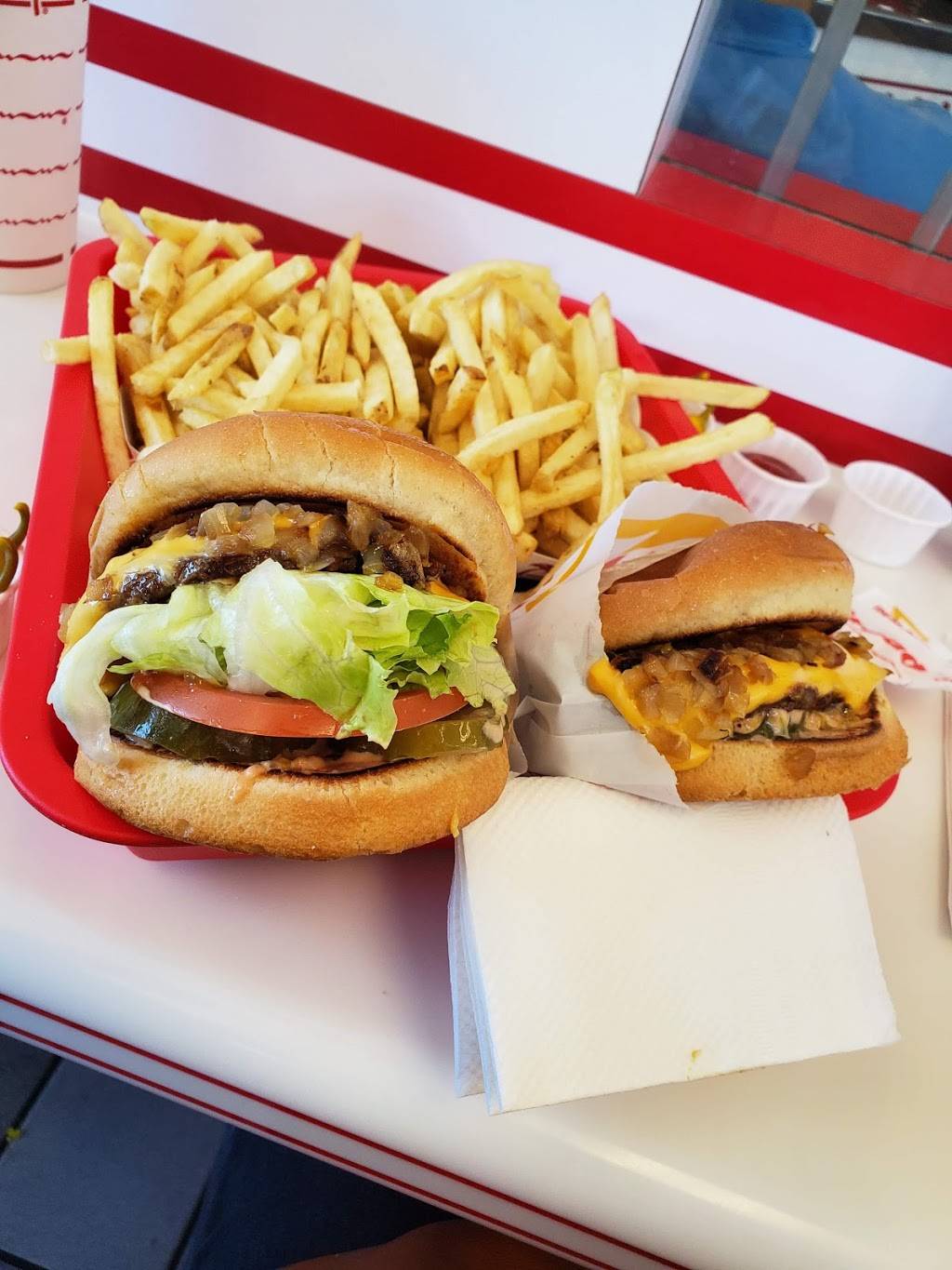 In-N-Out Burger | restaurant | 856 Los Angeles Ave, Moorpark, CA 93021, USA | 8007861000 OR +1 800-786-1000