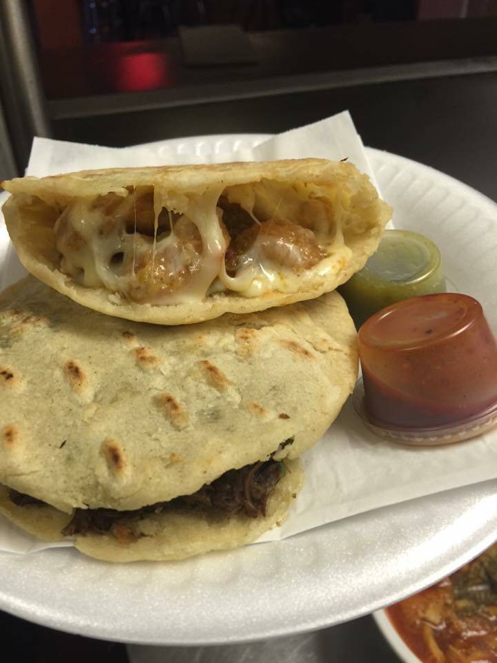 Gorditas las 5 Estrellas | restaurant | 1550 S Federal Blvd suite n, Denver, CO 80219, USA | 7206386184 OR +1 720-638-6184