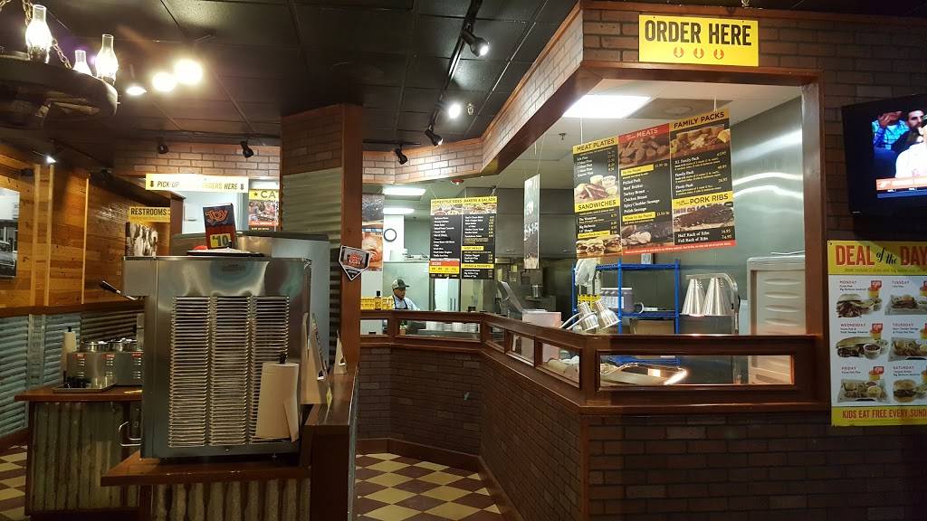 Dickeys Barbecue Pit | restaurant | 1448 Waukegan Rd, Glenview, IL 60025, USA | 8477247675 OR +1 847-724-7675