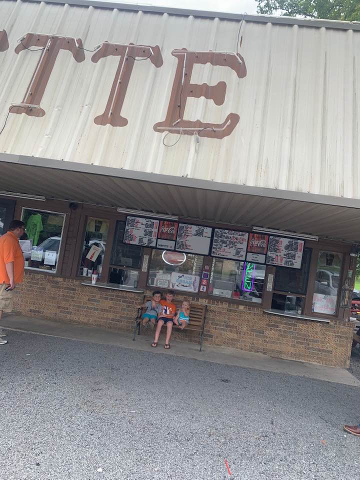 Dairyette Mount Ida | restaurant | 717 Hwy 270 E, Mt Ida, AR 71957, USA | 8708672312 OR +1 870-867-2312