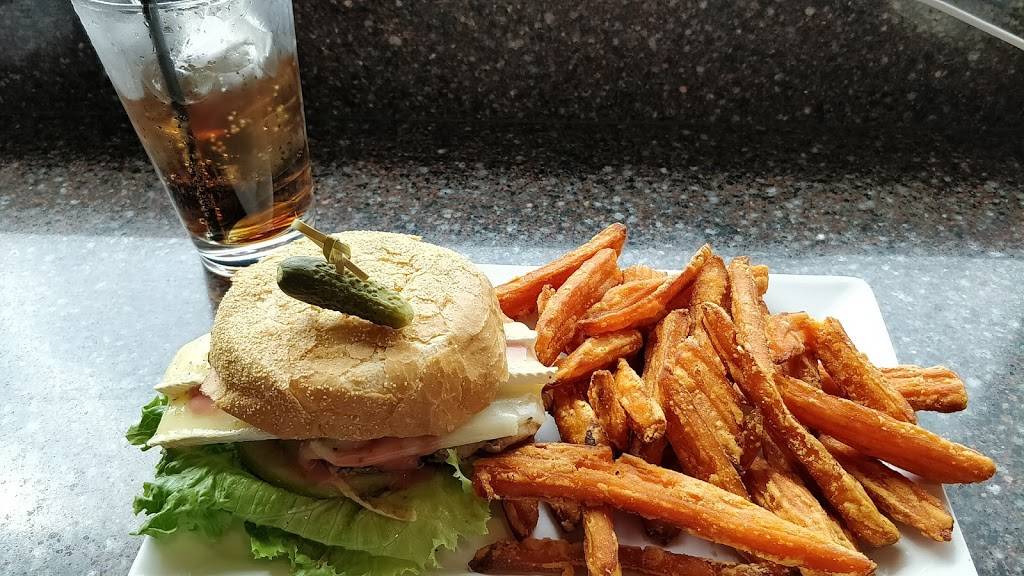 Timberline Steaks & Grille | restaurant | Concourse C, 8500 Peña Blvd, Denver, CO 80249, USA | 3033426670 OR +1 303-342-6670