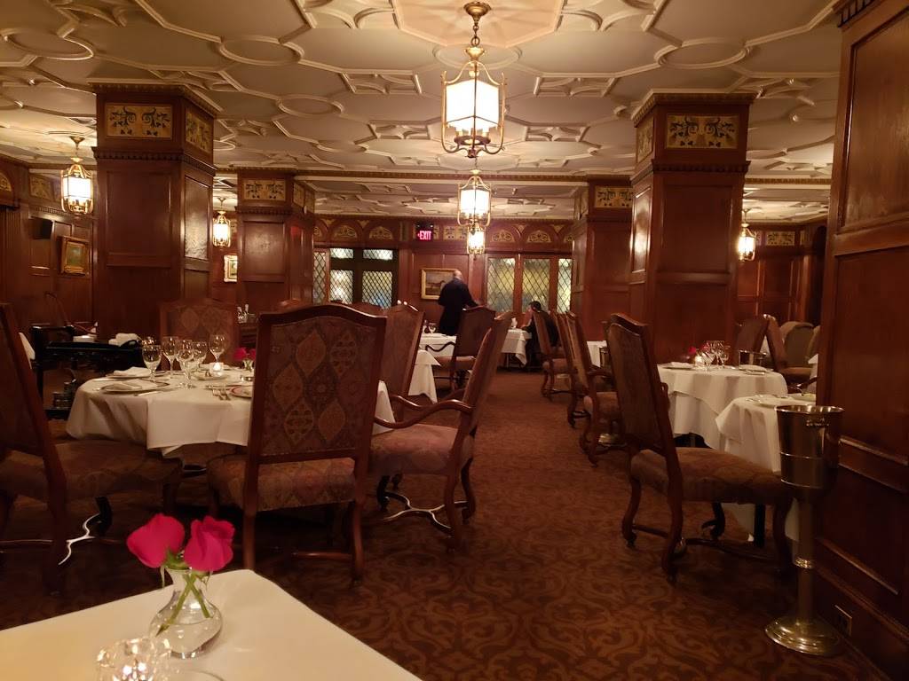 English Grill | restaurant | 335 W Broadway, Louisville, KY 40202, USA | 5025831234 OR +1 502-583-1234