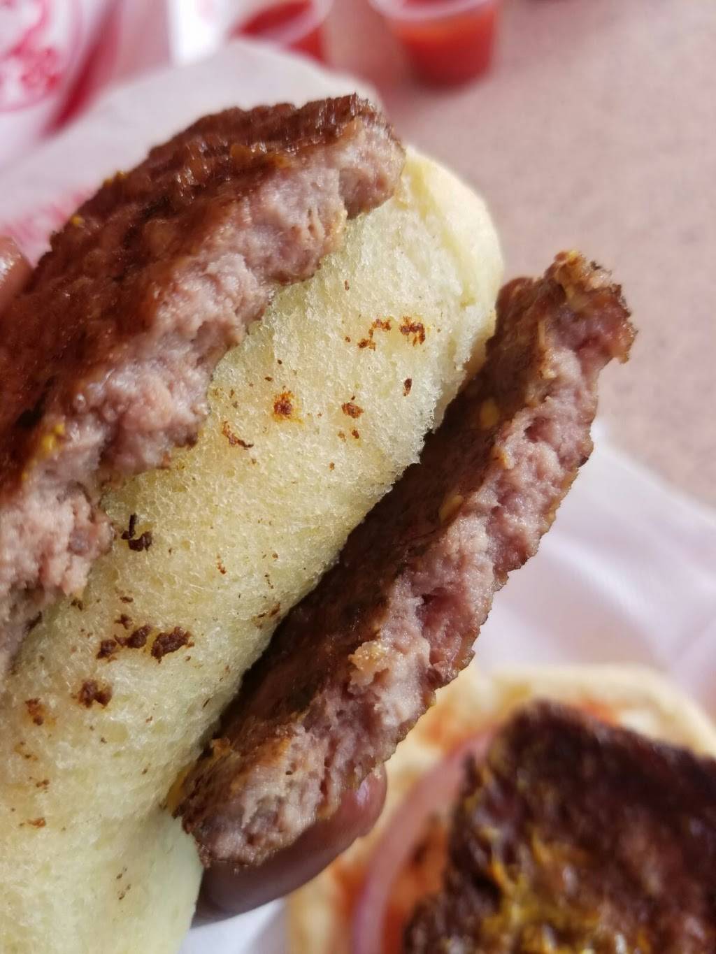 Wendys | restaurant | 633 W North Ave, Milwaukee, WI 53212, USA | 4142637397 OR +1 414-263-7397