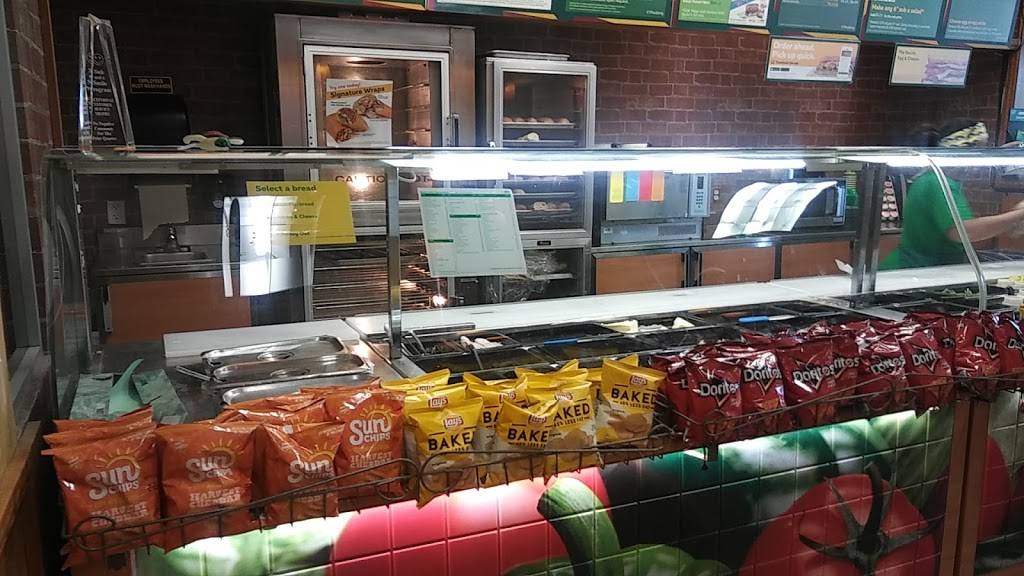 Subway | restaurant | 2243 S Ridgewood Ave, South Daytona, FL 32119, USA | 3867617563 OR +1 386-761-7563