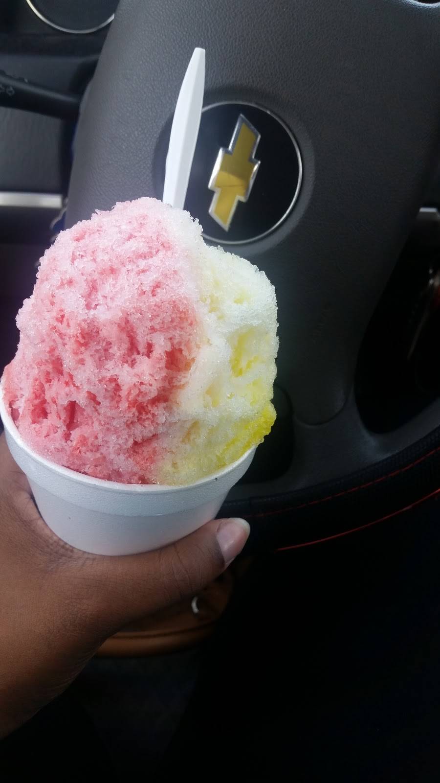 Pelicans Snoballs: North Tryon | restaurant | 7649 N Tryon St, Charlotte, NC 28262, USA | 9802297530 OR +1 980-229-7530