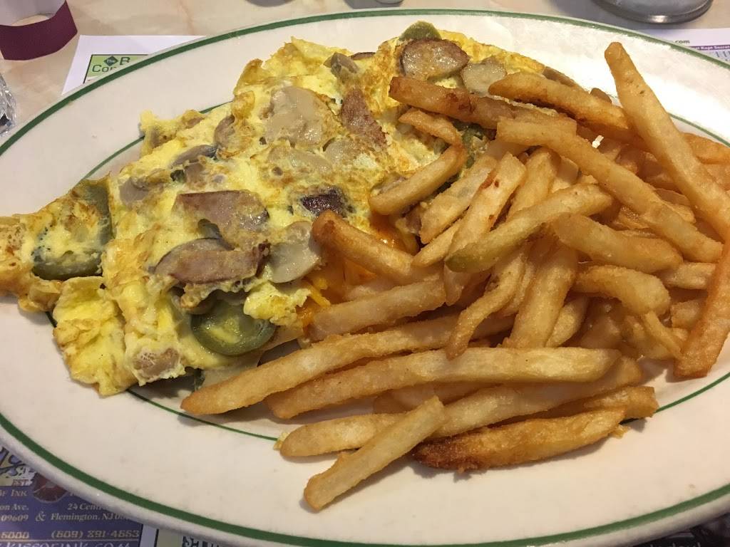 The New Ewing Diner & Restaurant | restaurant | 1099 Parkway Ave, Ewing Township, NJ 08628, USA | 6098825519 OR +1 609-882-5519