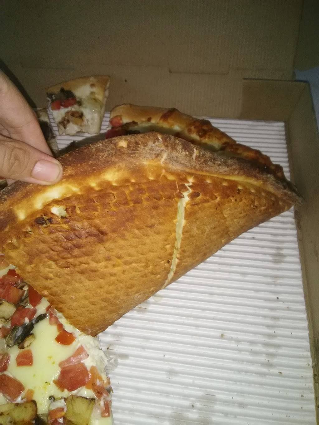 B C Pizza | restaurant | 6535 M-66, Charlevoix, MI 49720, USA | 2315479999 OR +1 231-547-9999