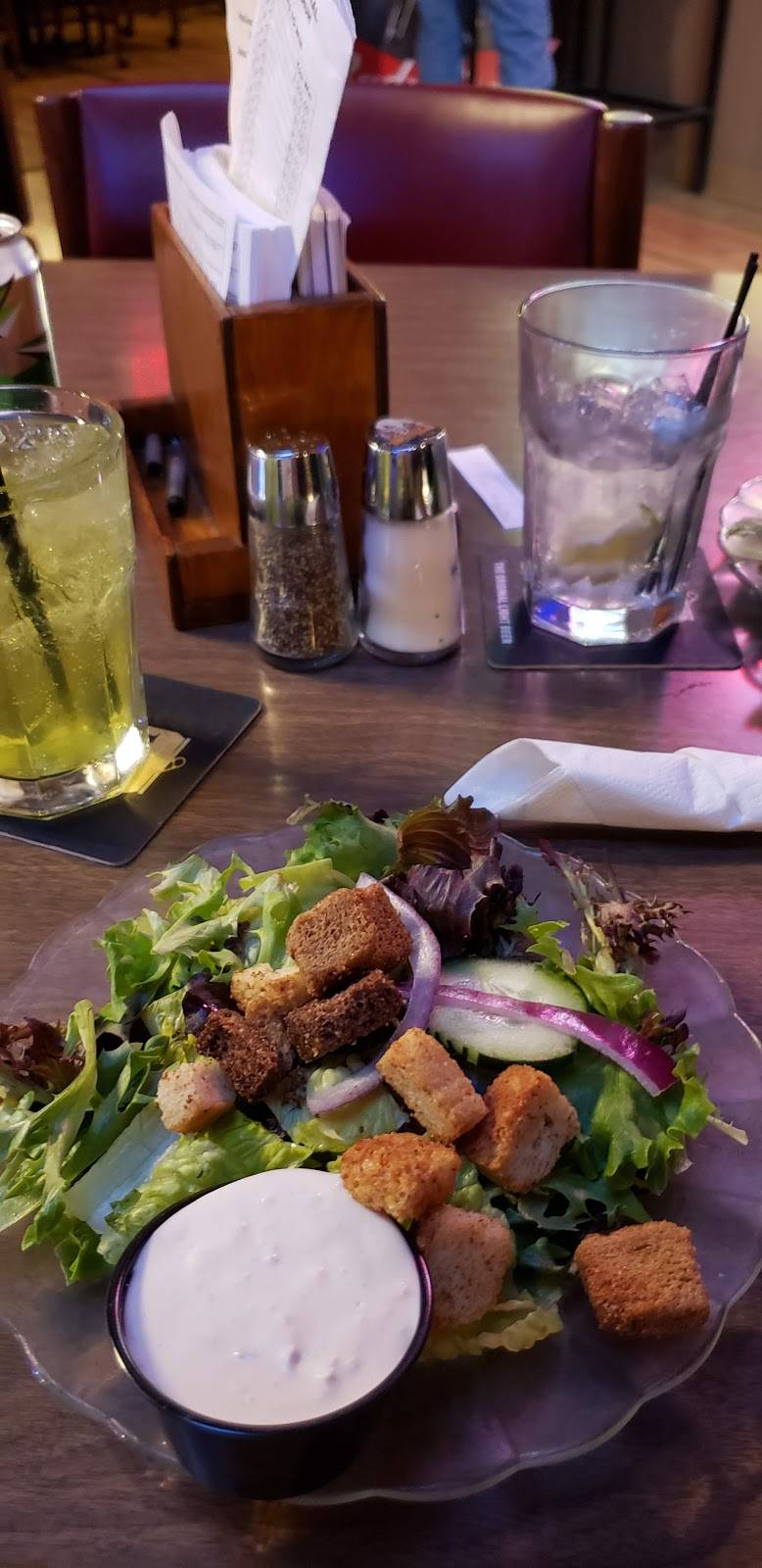 Hunters Restaurant Lounge | restaurant | 311 Midland St, Waco, NE 68460, USA | 4027285613 OR +1 402-728-5613