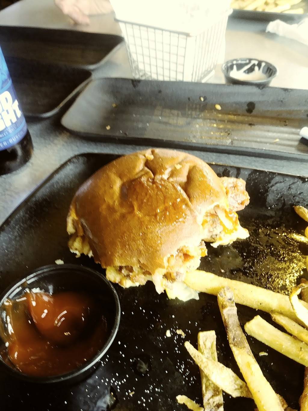 Two Bucks Lakewood | restaurant | 15609 Madison Ave, Lakewood, OH 44107, USA | 2165055599 OR +1 216-505-5599