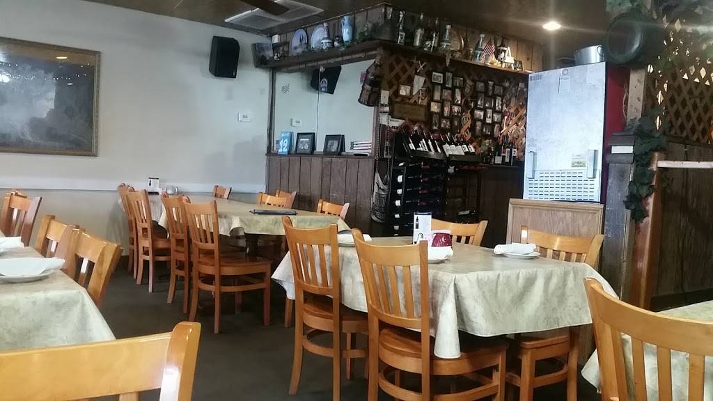 Greek Islands | restaurant | 906 S Meridian St, Indianapolis, IN 46225, USA | 3176360700 OR +1 317-636-0700