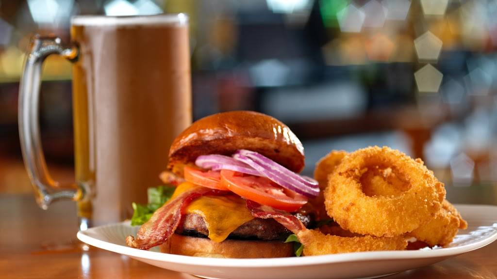 Peter B’s Brewpub | restaurant | 2 Portola Plaza, Monterey, CA 93940, USA | 8316492699 OR +1 831-649-2699