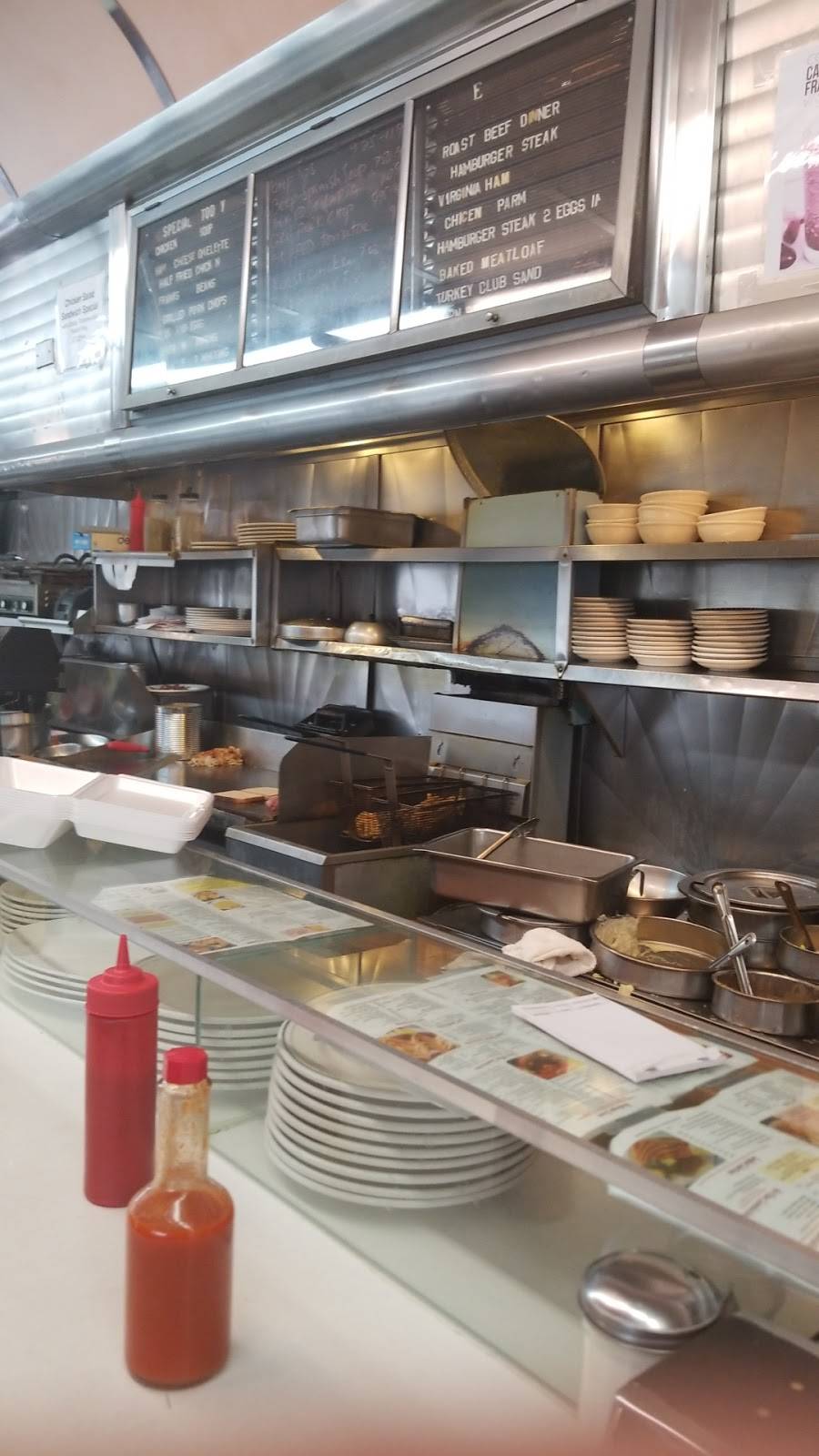 Truck Stop Diner | restaurant | 1 Hackensack Ave, Kearny, NJ 07032, USA | 9733444098 OR +1 973-344-4098