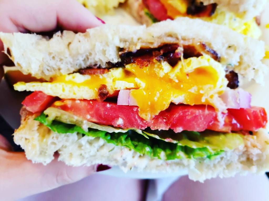 Bluebird Diner | restaurant | 330 E Market St, Iowa City, IA 52245, USA | 3193511470 OR +1 319-351-1470