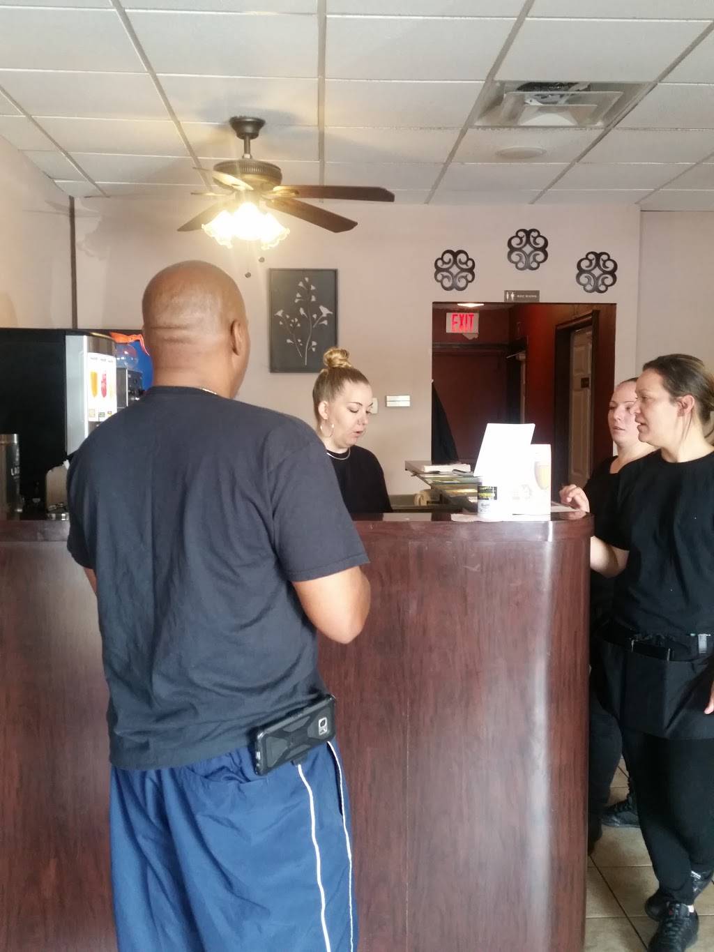 Georges Restaurant | restaurant | 703 Philadelphia Pike, Wilmington, DE 19809, USA | 3027641707 OR +1 302-764-1707