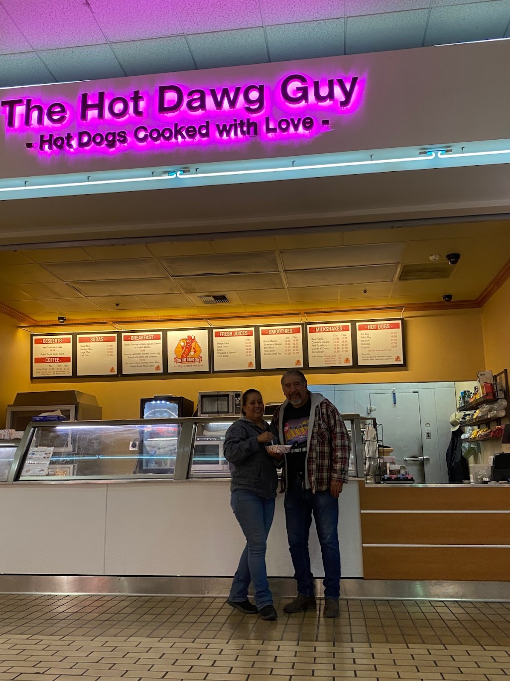 The Hot Dawg Guy | restaurant | 707 Merced Mall, Merced, CA 95348, USA | 2093254853 OR +1 209-325-4853