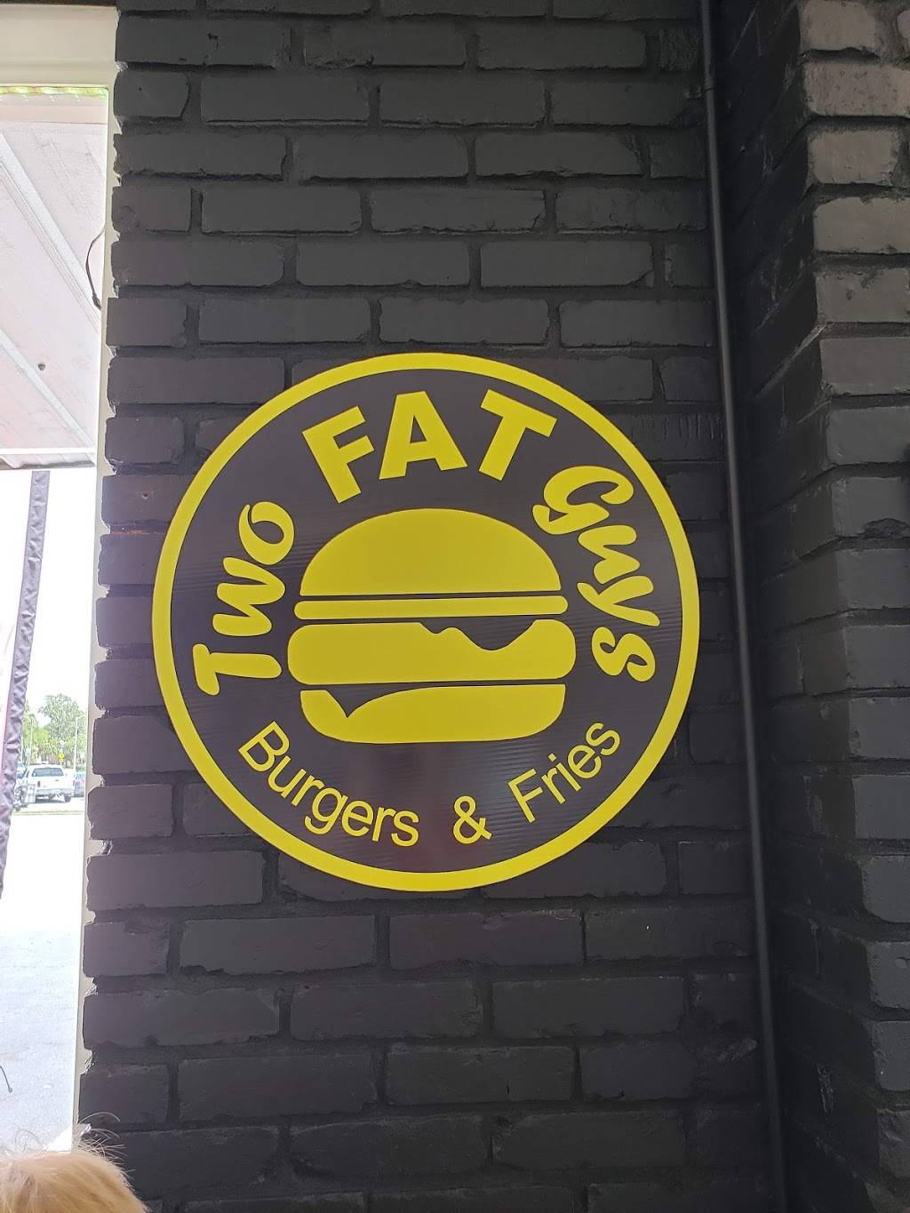 Two Fat Guys Burgers & Fries | restaurant | 135 NW SE Baya Dr, Lake City, FL 32025, USA | 3863197112 OR +1 386-319-7112