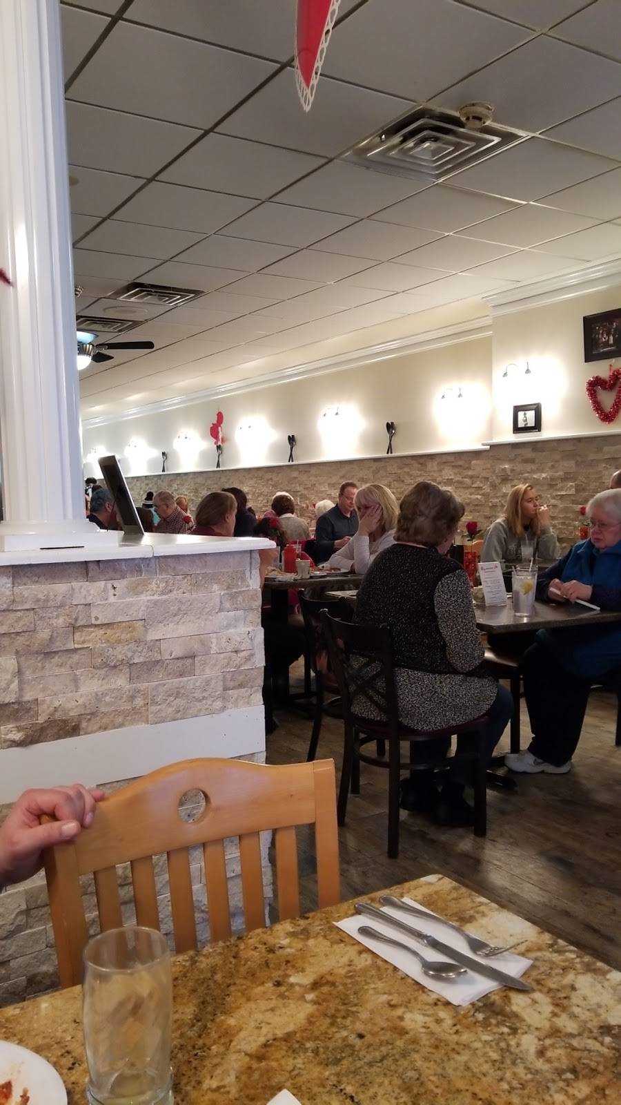 Antonias Family Restaurant | restaurant | 615 S Chester Rd, Swarthmore, PA 19081, USA | 6105431271 OR +1 610-543-1271