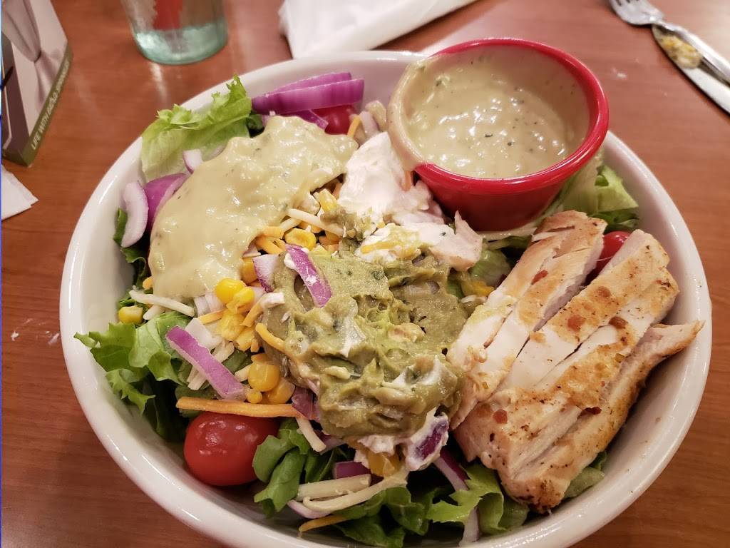 Friendlys | restaurant | Massachusetts 9, 455 Russell St, Hadley, MA 01035, USA | 4132537640 OR +1 413-253-7640