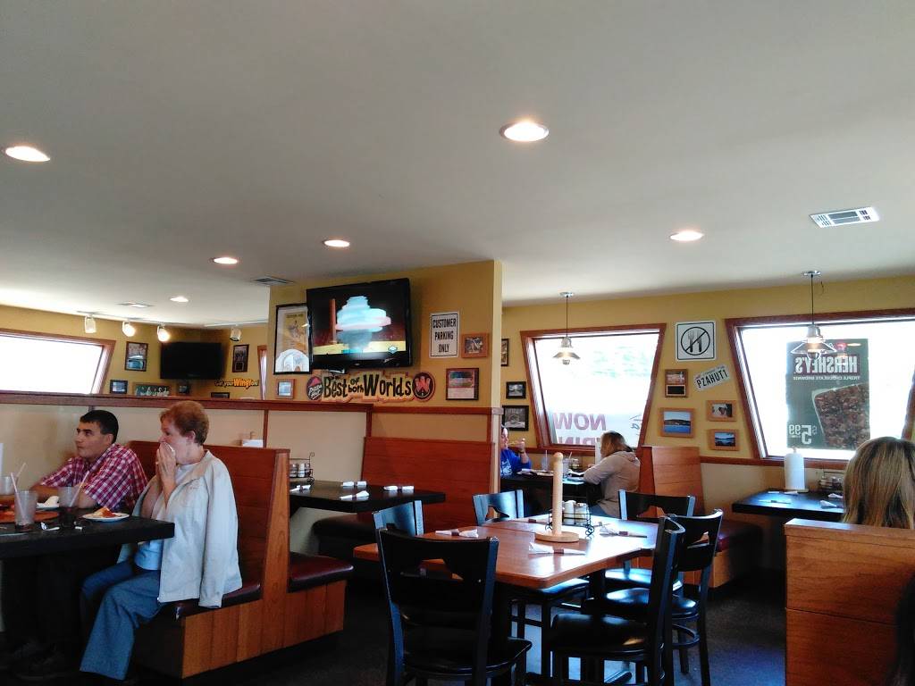 Pizza Hut | meal takeaway | 6 S 3rd St, Oakland, MD 21550, USA | 3013344234 OR +1 301-334-4234