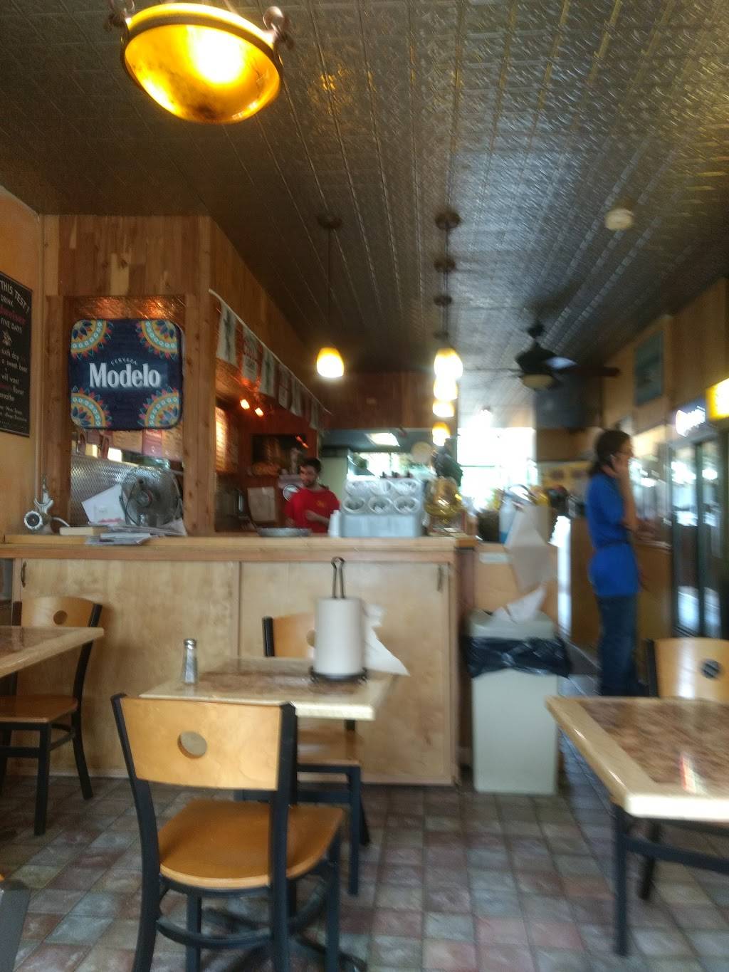 Hickorys Famous Wood Pit BBQ Grill | restaurant | 674 Port Washington Blvd, Port Washington, NY 11050, USA | 5168837174 OR +1 516-883-7174