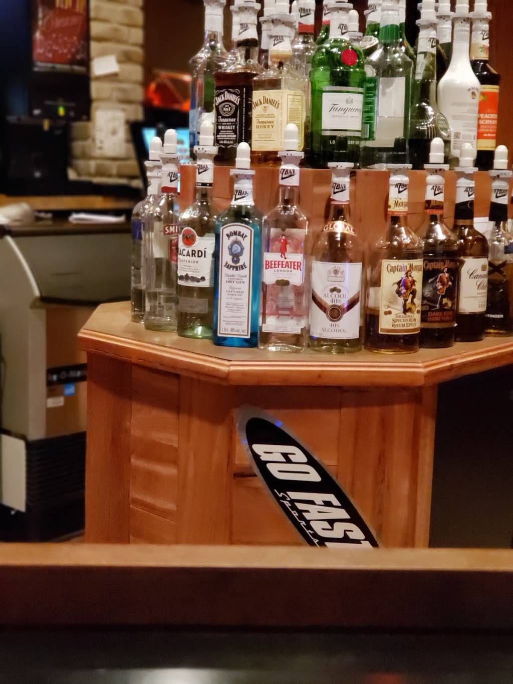 LE PUB 111 | restaurant | 111 Rue Brassard, Saint-Michel-des-Saints, QC J0K 3B0, Canada | 4508336222 OR +1 450-833-6222