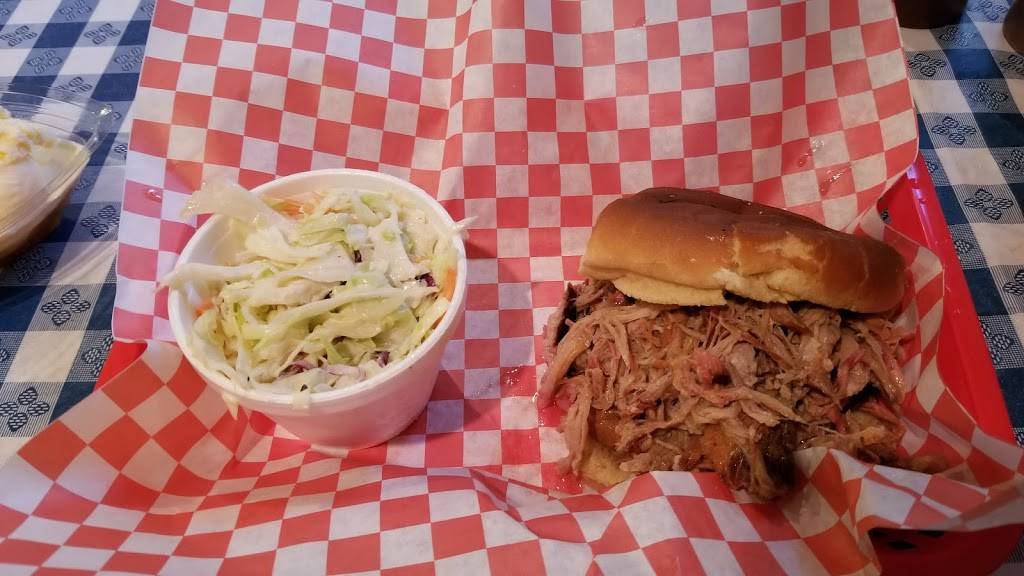 Webbs BBQ | restaurant | 115 E 9th St, Newport, KY 41071, USA | 8592928952 OR +1 859-292-8952