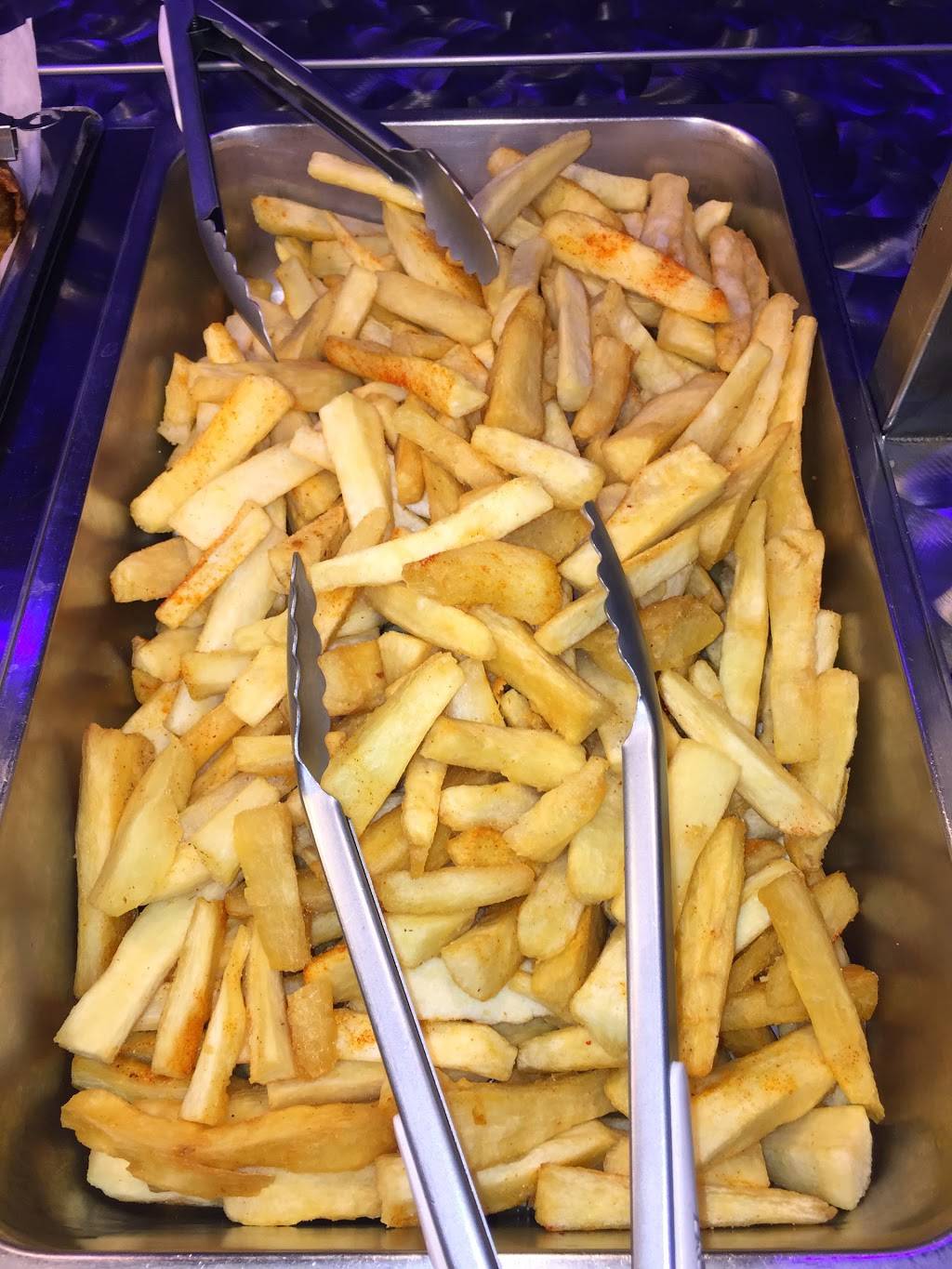 Simply Delicious Restaurant & Banquet Centre | restaurant | 7850 Woodbine Ave, Markham, ON L3R 4S1, Canada | 9057520353 OR +1 905-752-0353