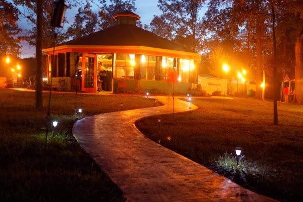 Walkers Bluff | restaurant | 326 Vermont Rd, Carterville, IL 62918, USA | 6189569900 OR +1 618-956-9900