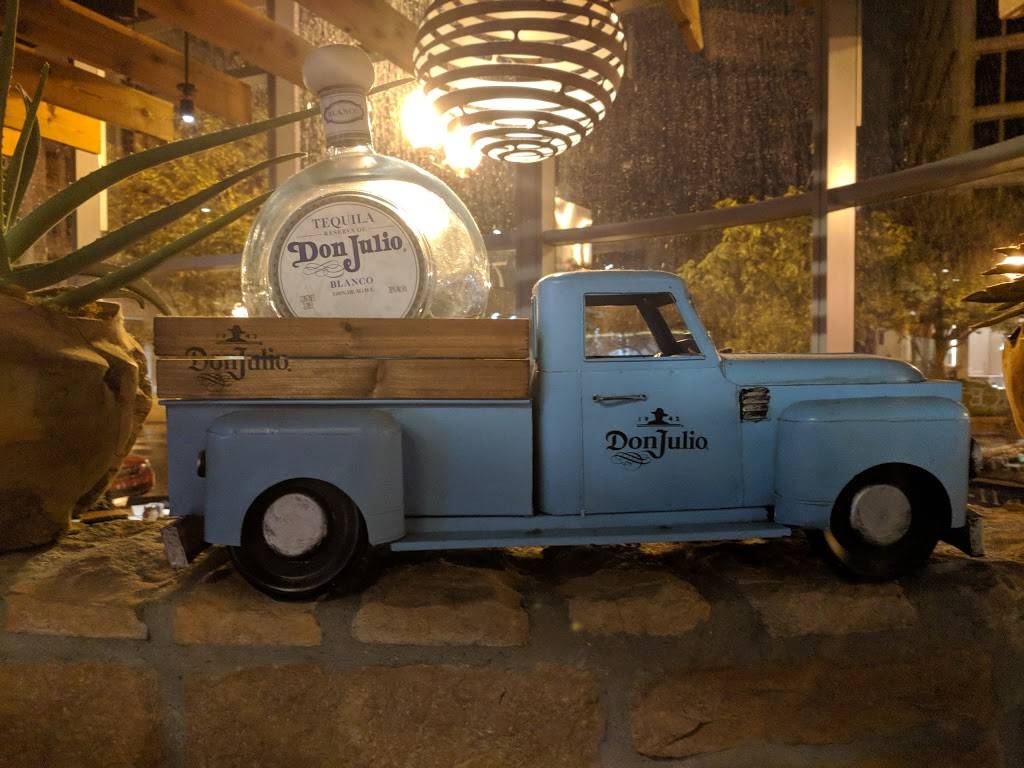 Cantina Laredo Clayton | restaurant | 7710 Forsyth Blvd, Clayton, MO 63105, USA | 3147252447 OR +1 314-725-2447