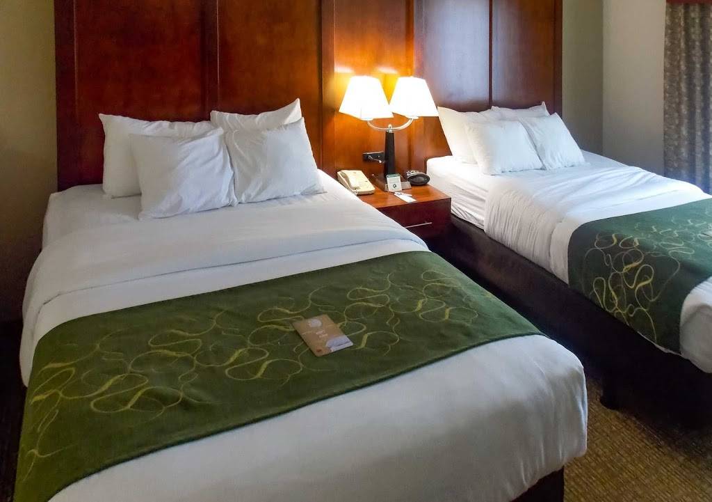 Comfort Suites Inn at Ridgewood Farm | restaurant | 2898 Keagy Rd, Salem, VA 24153, USA | 5403754800 OR +1 540-375-4800