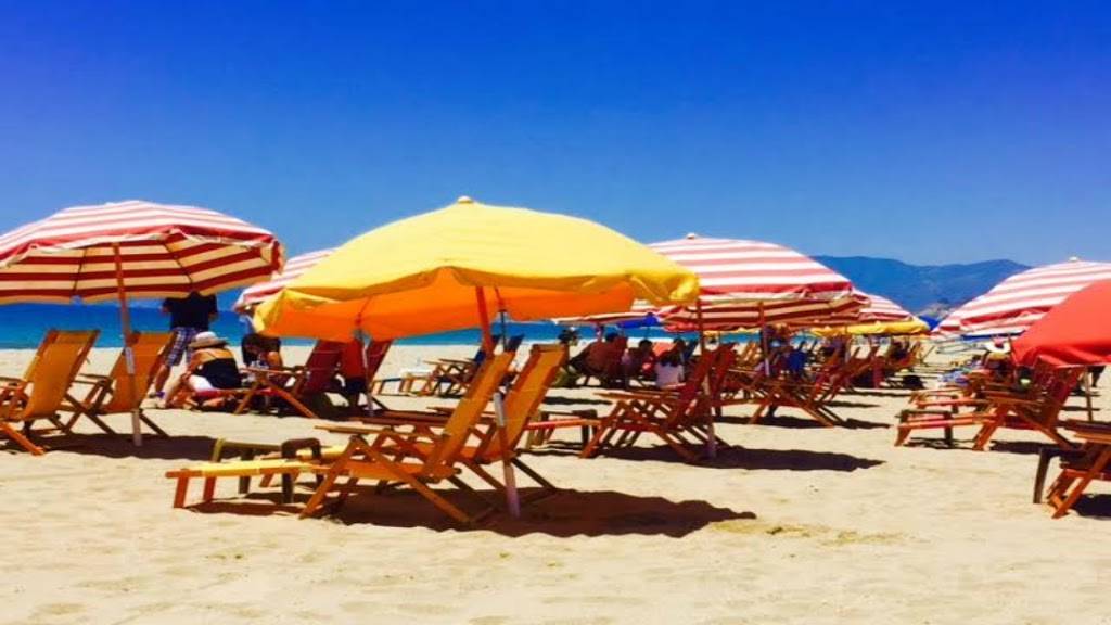 Perry’s Cafe and Beach Rentals - 1200 | cafe | 1200 Pacific Coast Hwy, Santa Monica, CA 90401, USA | 3104583975 OR +1 310-458-3975