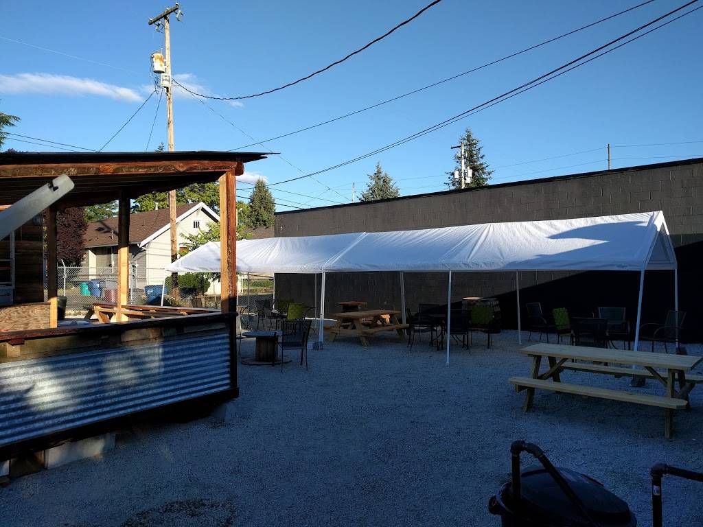 Doomsday Brewing Safe House | restaurant | 1919 Main St, Vancouver, WA 98660, USA | 3605037649 OR +1 360-503-7649