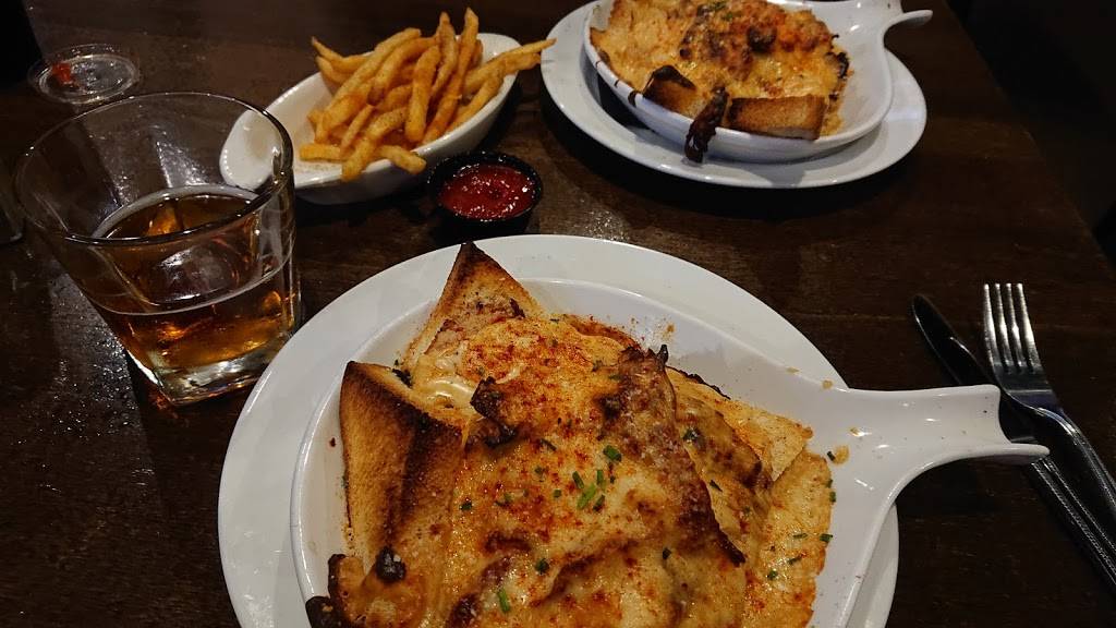 Troll Pub Under the Bridge | restaurant | 150 W Washington St, Louisville, KY 40202, USA | 5026184829 OR +1 502-618-4829