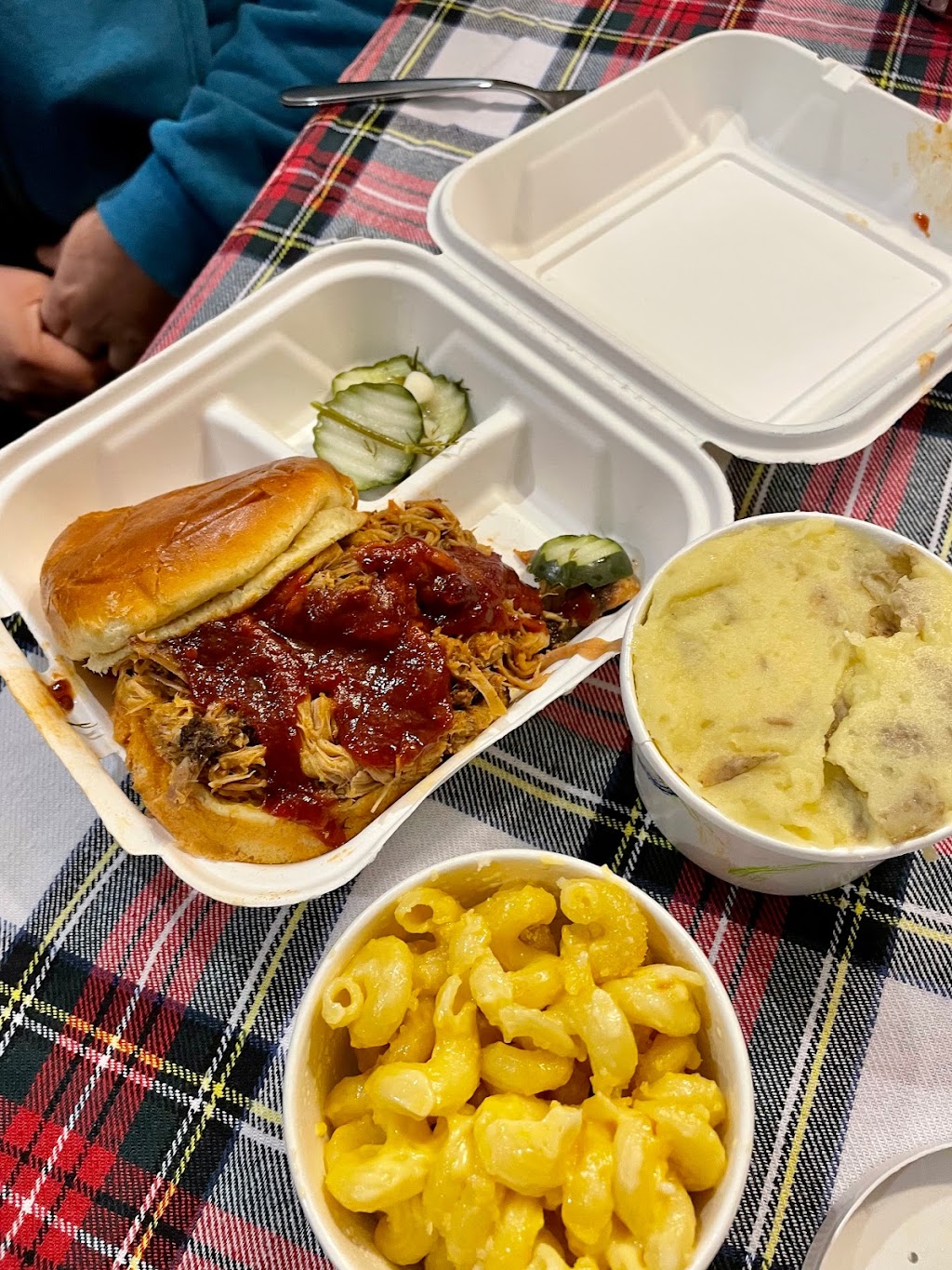 Smokehouse BBQ | restaurant | 917 Washington St, Norwood, MA 02062, USA | 7816204200 OR +1 781-620-4200