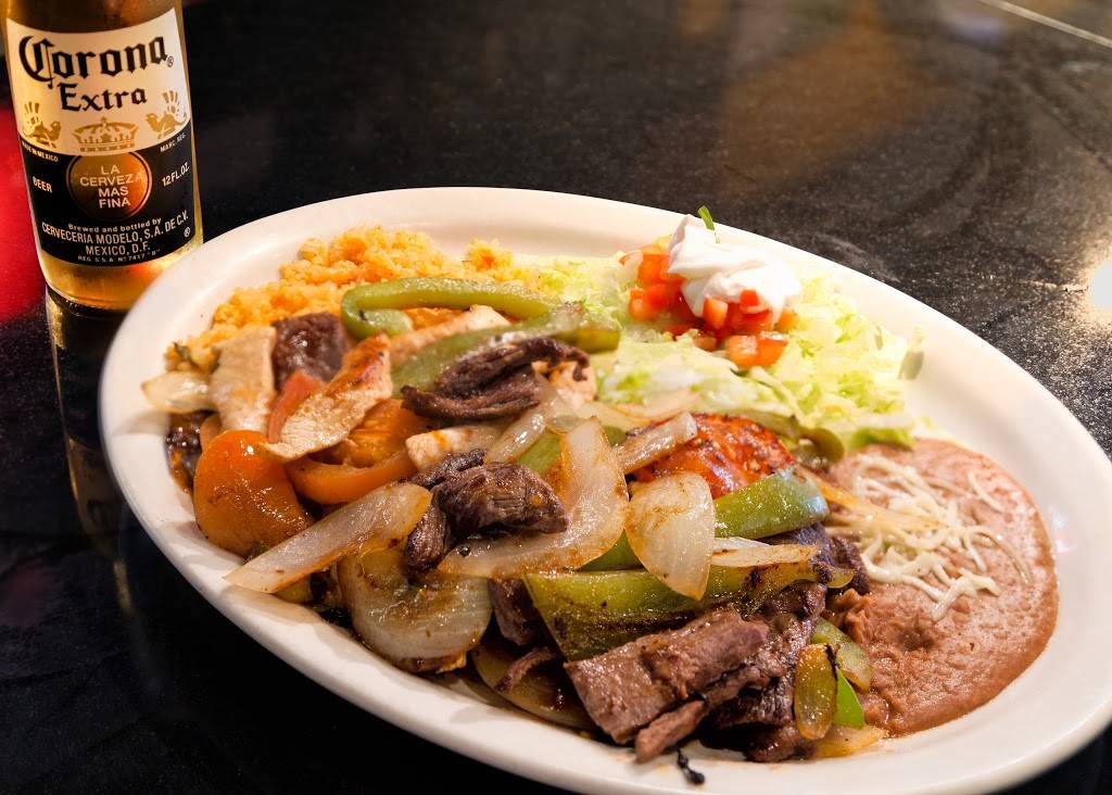 Tacos El Rey De Oro | restaurant | 864 Milwaukee Ave, Libertyville, IL 60048, USA | 8472474433 OR +1 847-247-4433