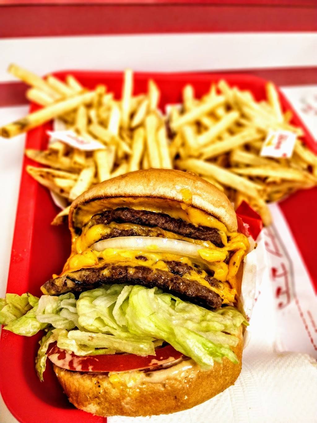 In-N-Out Burger | restaurant | 2770 W Peoria Ave, Phoenix, AZ 85029, USA | 8007861000 OR +1 800-786-1000