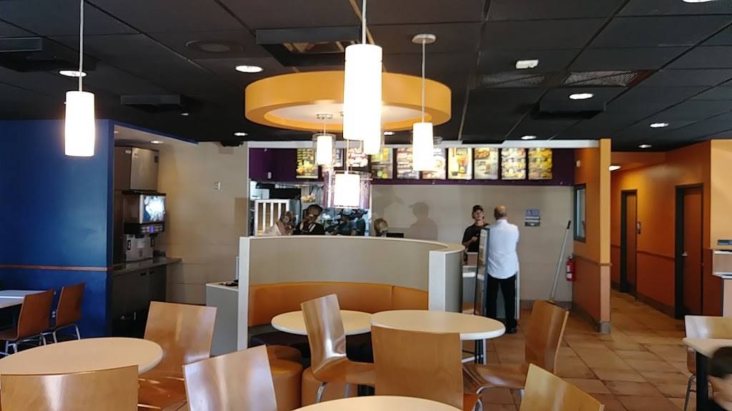 Taco Bell | meal takeaway | 2250 S University Dr, Davie, FL 33324, USA | 9543703492 OR +1 954-370-3492