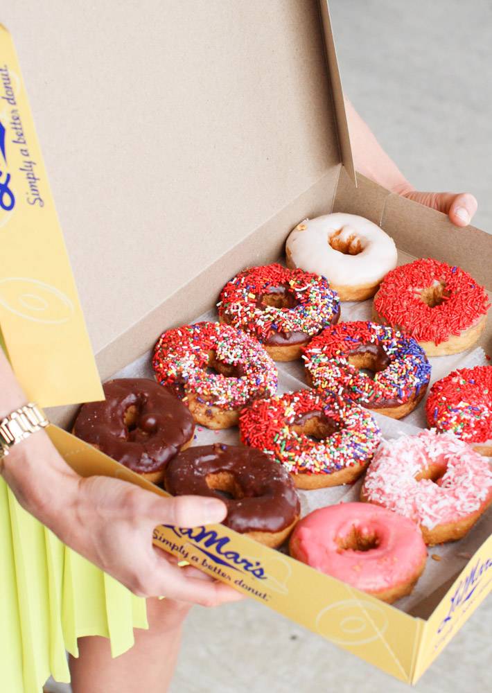 LaMars Donuts and Coffee | bakery | 10001 E Iliff Ave, Aurora, CO 80247, USA | 3037438585 OR +1 303-743-8585