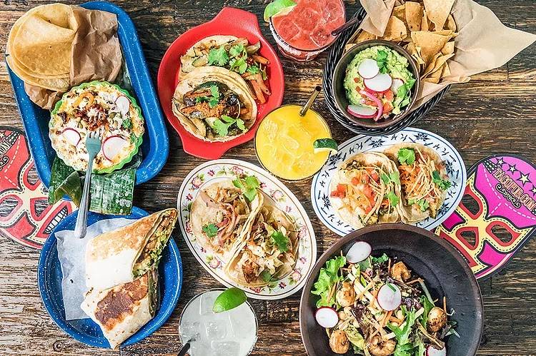 Broken English Taco Pub | restaurant | 2576 N Lincoln Ave, Chicago, IL 60614, USA | 3129290045 OR +1 312-929-0045