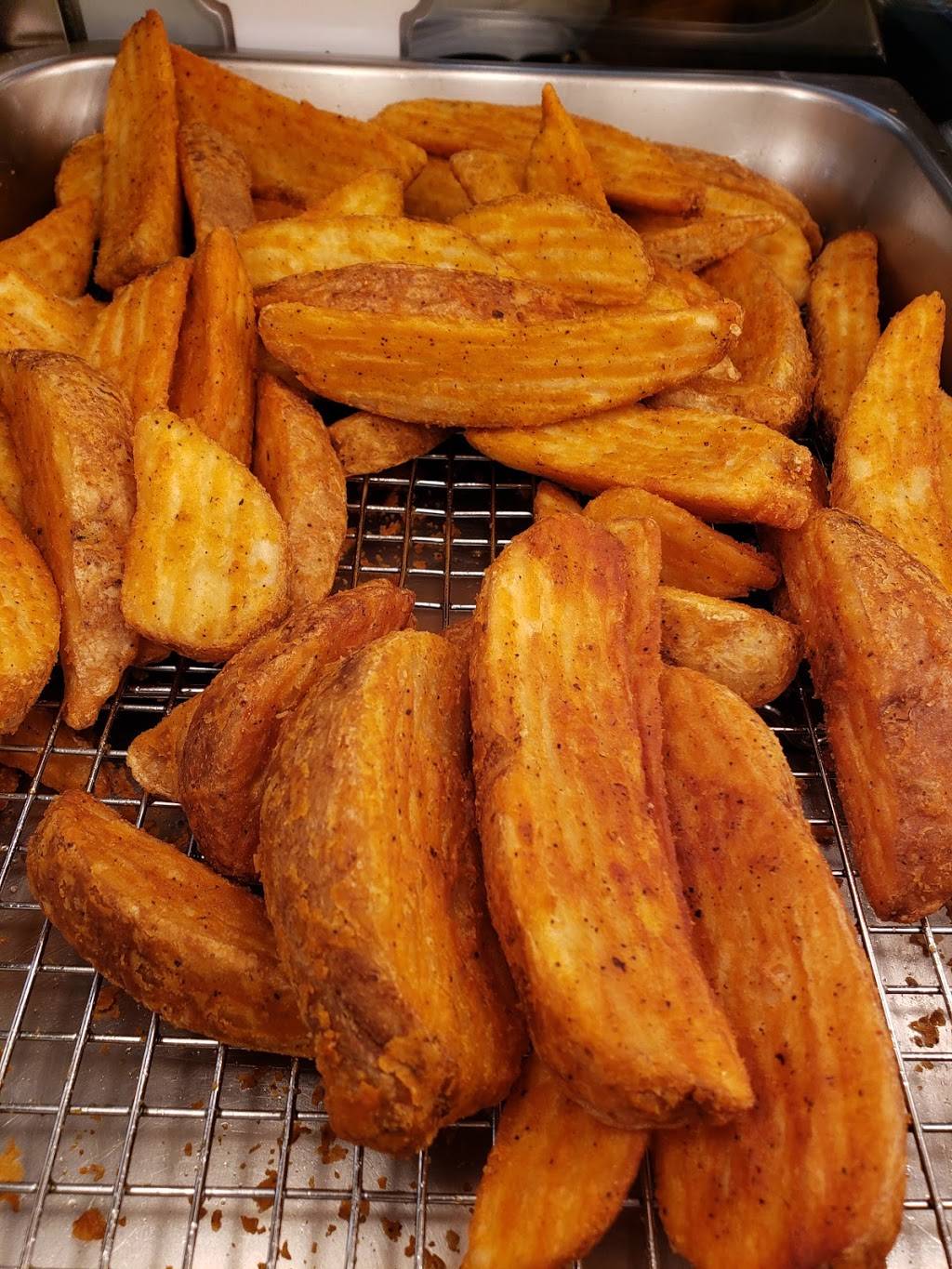 Krispy Krunchy Chicken | restaurant | 812 N Charlotte Ave, Monroe, NC 28110, USA | 7042389577 OR +1 704-238-9577