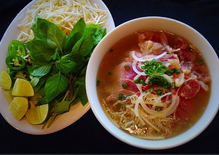 PHO One24 Brookfield | restaurant | 3705 N 124th St #400, Brookfield, WI 53005, USA | 2625831250 OR +1 262-583-1250