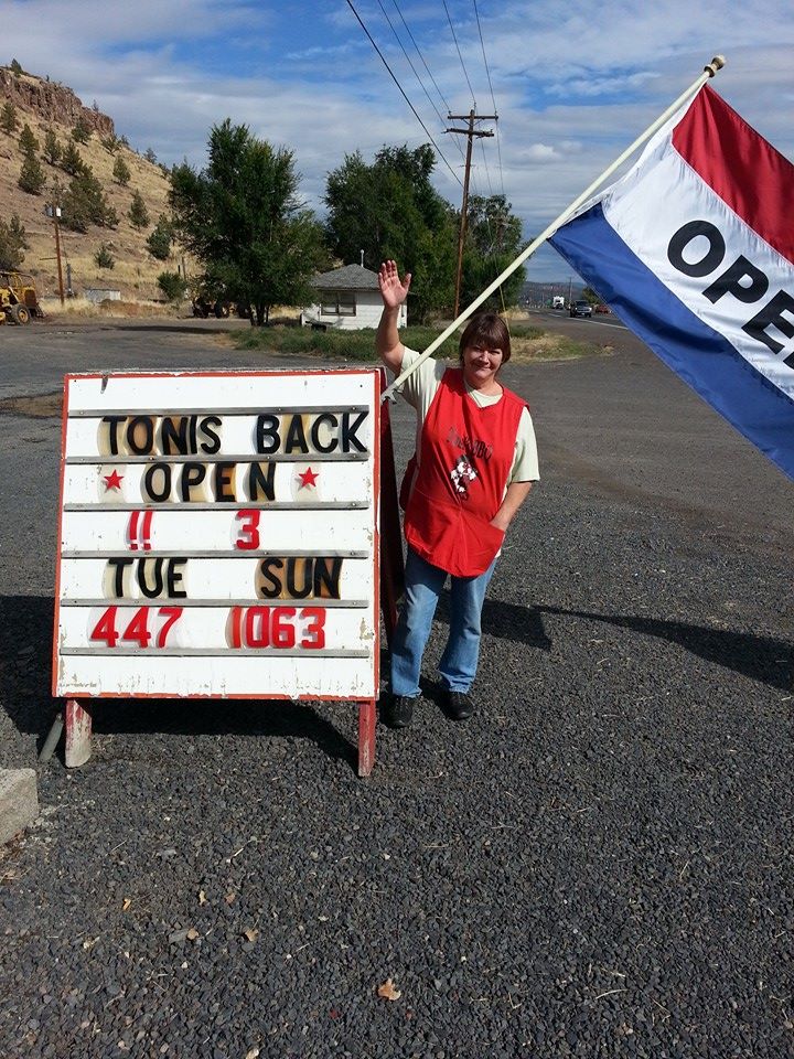 Tonis BBQ | restaurant | 2751 NE 3rd St, Prineville, OR 97754, USA | 5414471063 OR +1 541-447-1063